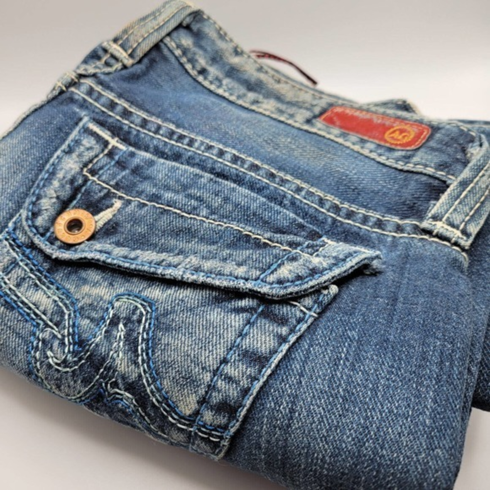 AG Adriano Goldschmied The Moment Size 25R Jeans with Back Pocket Embellishments